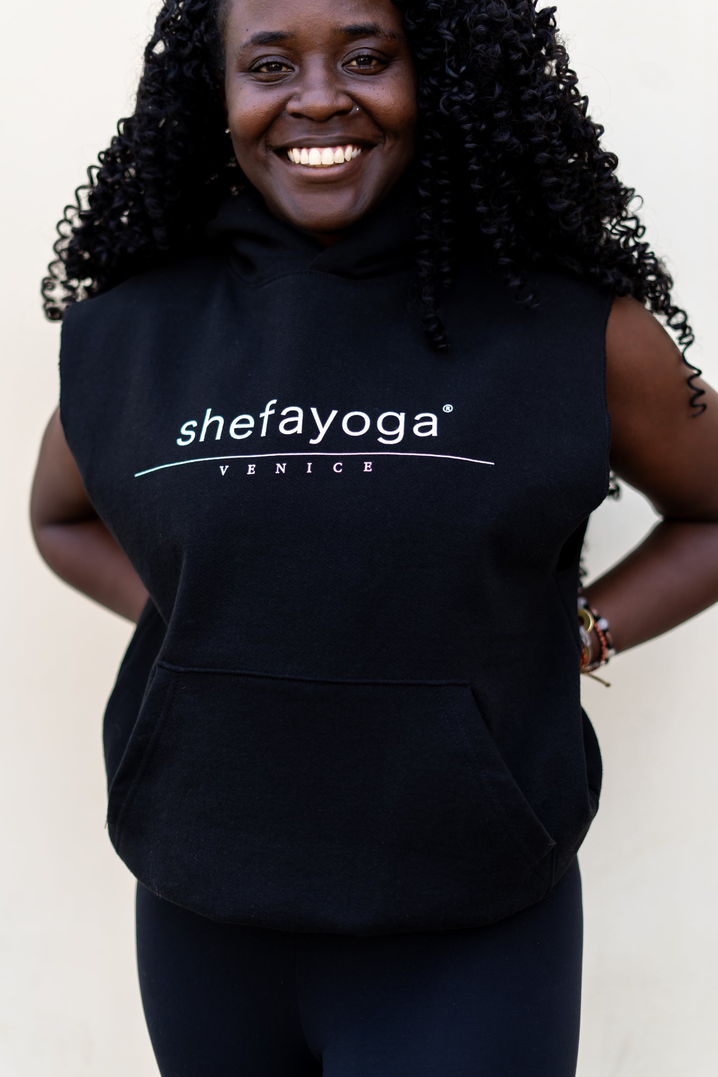 shefa sleeveless hoodie