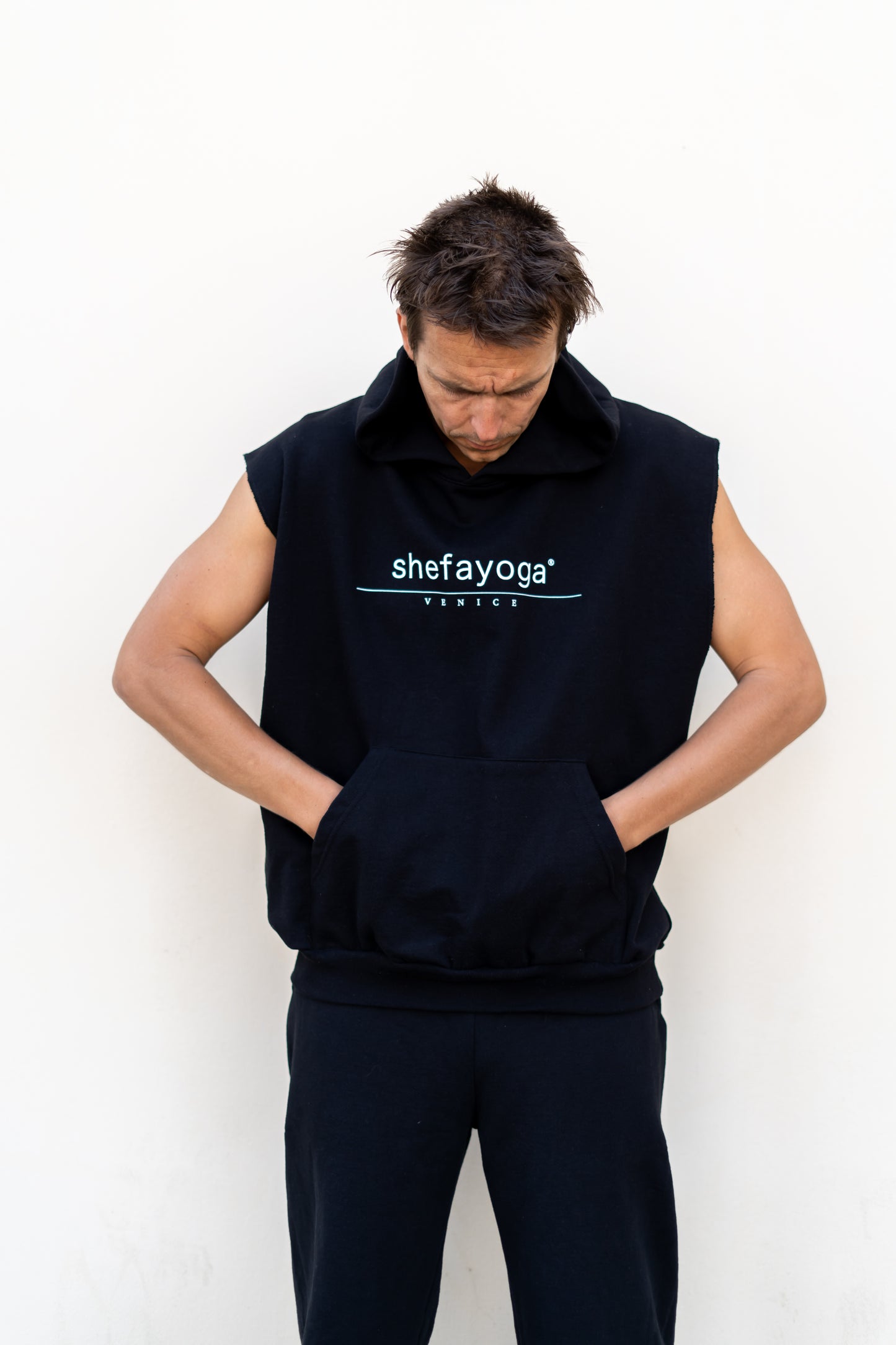 shefa sleeveless hoodie